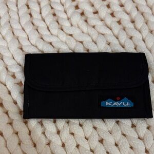 Kavu Black Tri-Fold Wallet